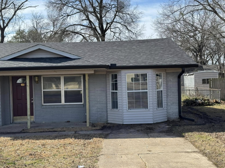 best-gutter-service-in-sulphur-springs-beautiful-house-exterior