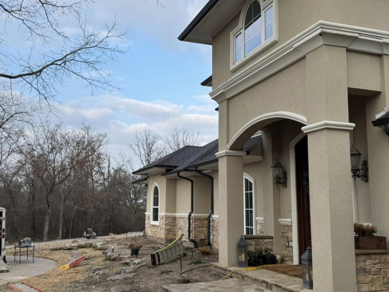 commercial-gutter-maintenance-at-modern-residence-exterior-view