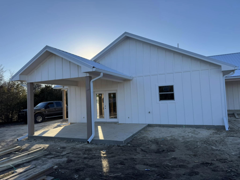 new-home-construction-eastern-architecture-local-gutter-installer-east-texas