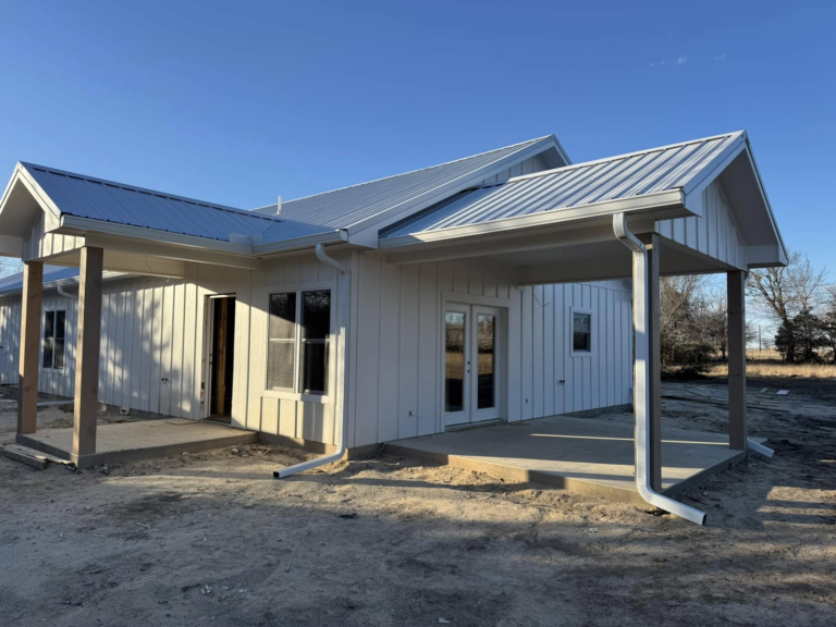 new-home-construction-with-rain-gutter-replacement
